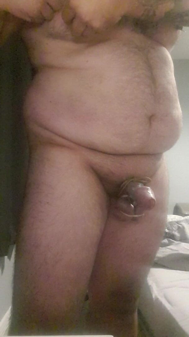 Shaun Cbt: Bondage de bite avec des pinces à tétons