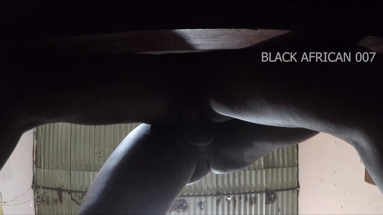 Black African 007: Myślę, że zajdę w ciążę przez mojego przyrodniego brata z seksem...