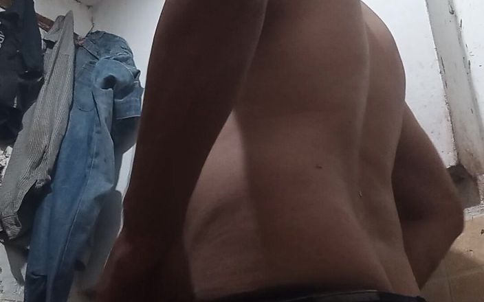 White ass: Paliłem papierosa przed striptizem