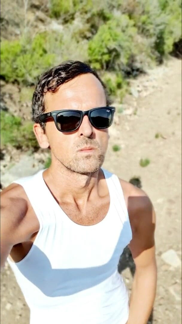 Slutboyben: Slutboyben Cam4 Public Piss on Vacation