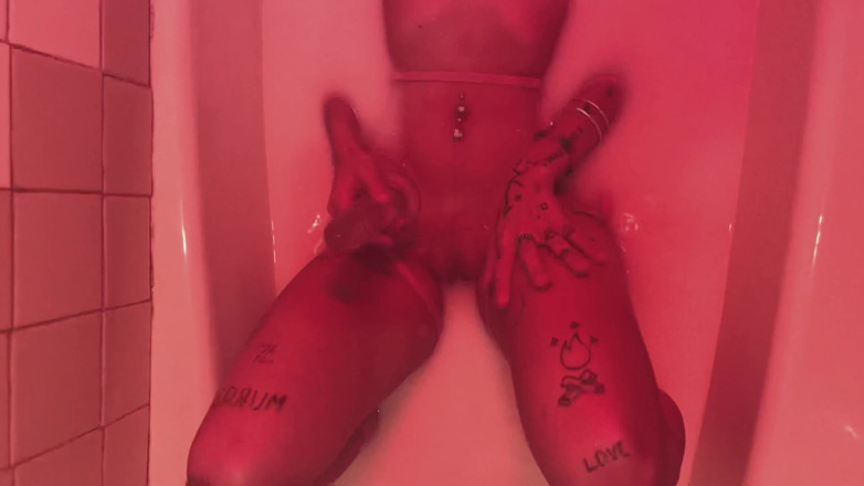 Nali Marie: A Mermaid in a Milk Bath