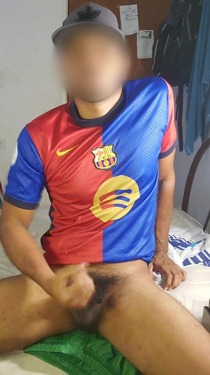 Charlieburrito: Bună, numele meu este Charly, am 22 cm și sunt activă, mă...