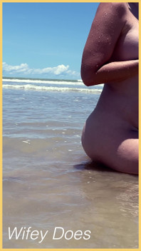 Wifey Loves to Enjoy the Beach Nude