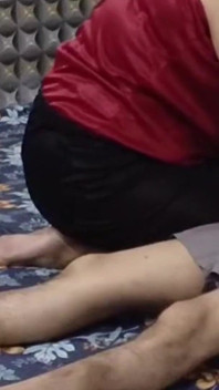 Vera coppia indiana sessione intensa in camera da letto - pompino a creampie
