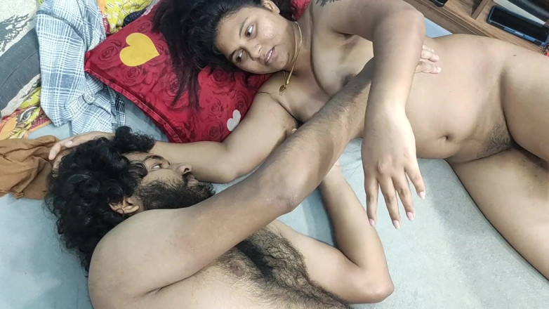 Vaigavarun45: Camisa abierta y lamer el culo en romance con semen...