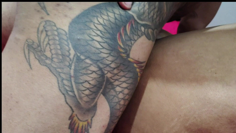 Tiffany Montavani: Отчим одержим сексом, наблюдая, как его пасынок занимается сексом в чулане со своей подругой.