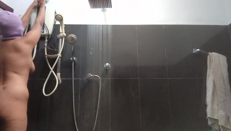 Anne White: Styvbror knullar styvsysters vänner när jag har ledig tid är jag...