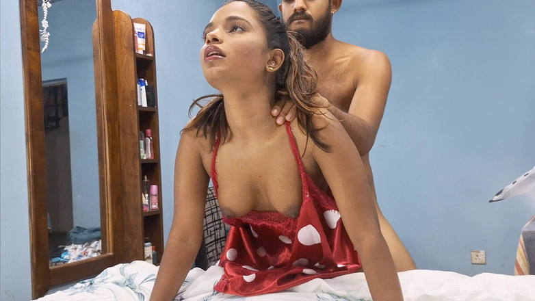 Shashi X: Indická sexy nevlastní sestra ošukaná jejím nevlastním bratrem u ní...