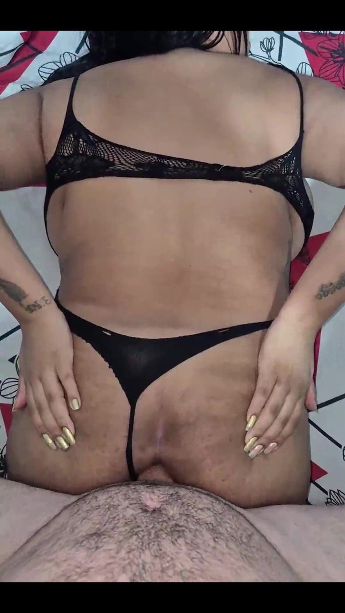 Pikaa6: 吮吸你的鸡巴和抽你的乳汁的专家，我是你的婊子。