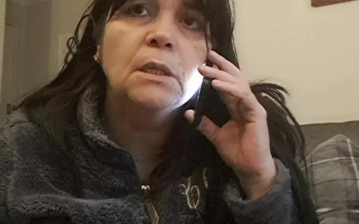 Mommy big hairy pussy: Cell Phone Call Causes MILF to Masturbate