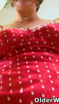คุณนายมิลฟ์ เอพริล นิ้วรูหีเล็กๆ ของเธอ
