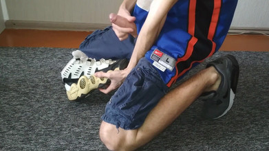 Sneakersmax98: Skater sneakers air max xuất tinh trong quần đùi hàng hóa...