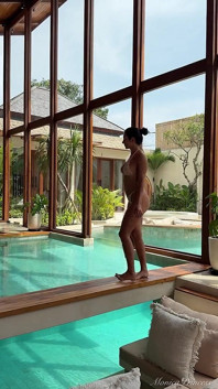 Chill Day on Villa, Tease in the Pool, Shower