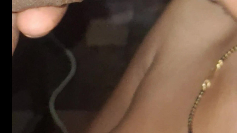 Monju: Bhabhi의 보지에서 물을 꺼냈어