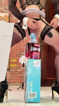 Super caliente transexual Benito414 monta un enorme consolador azul