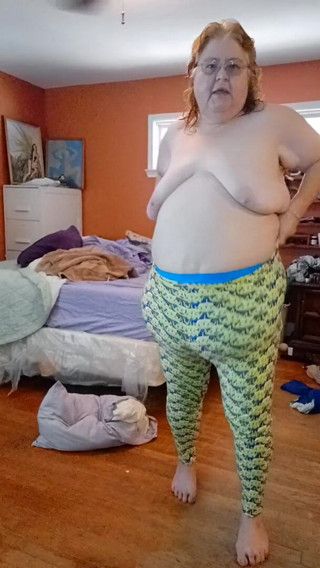 BBW nurse Vicki adventures with friends: Dressing for panty fans Hey