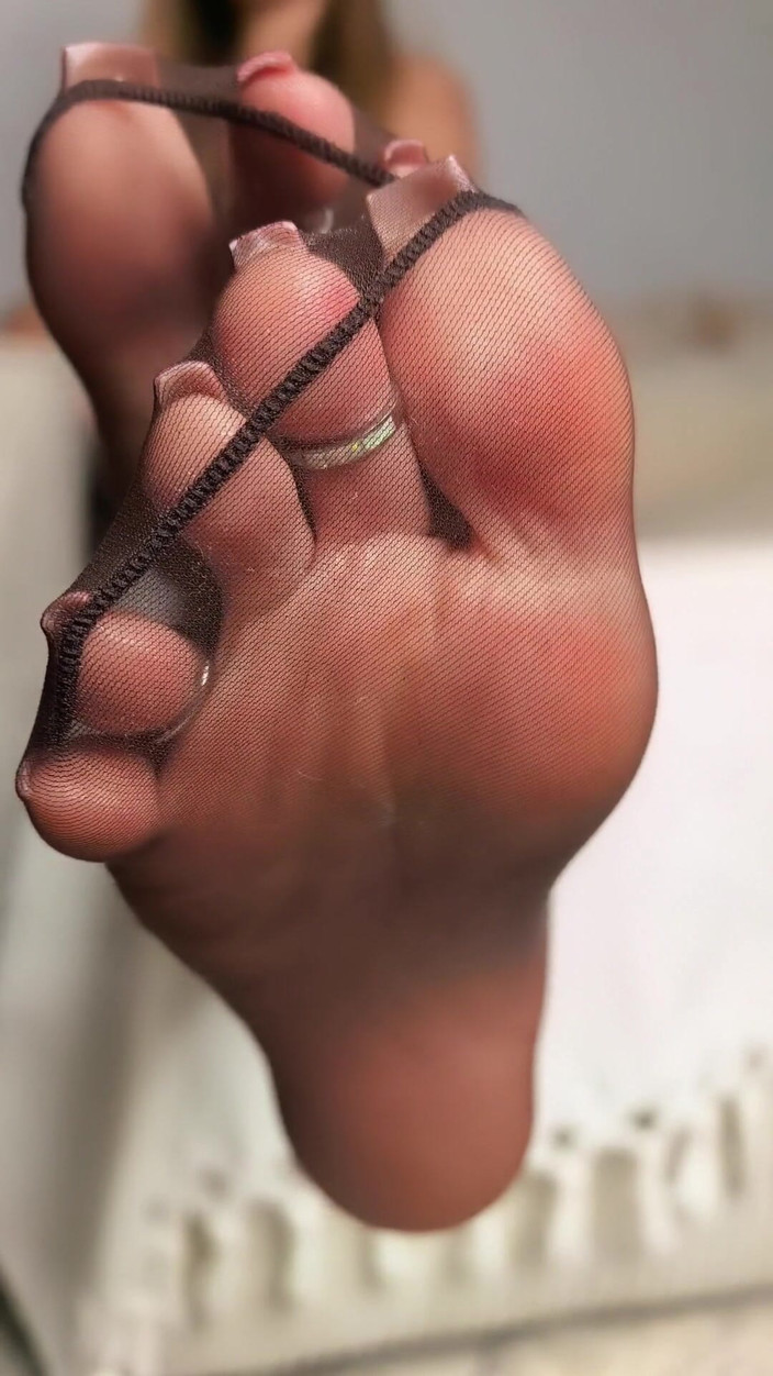 Goddess Lena: Sniff Them