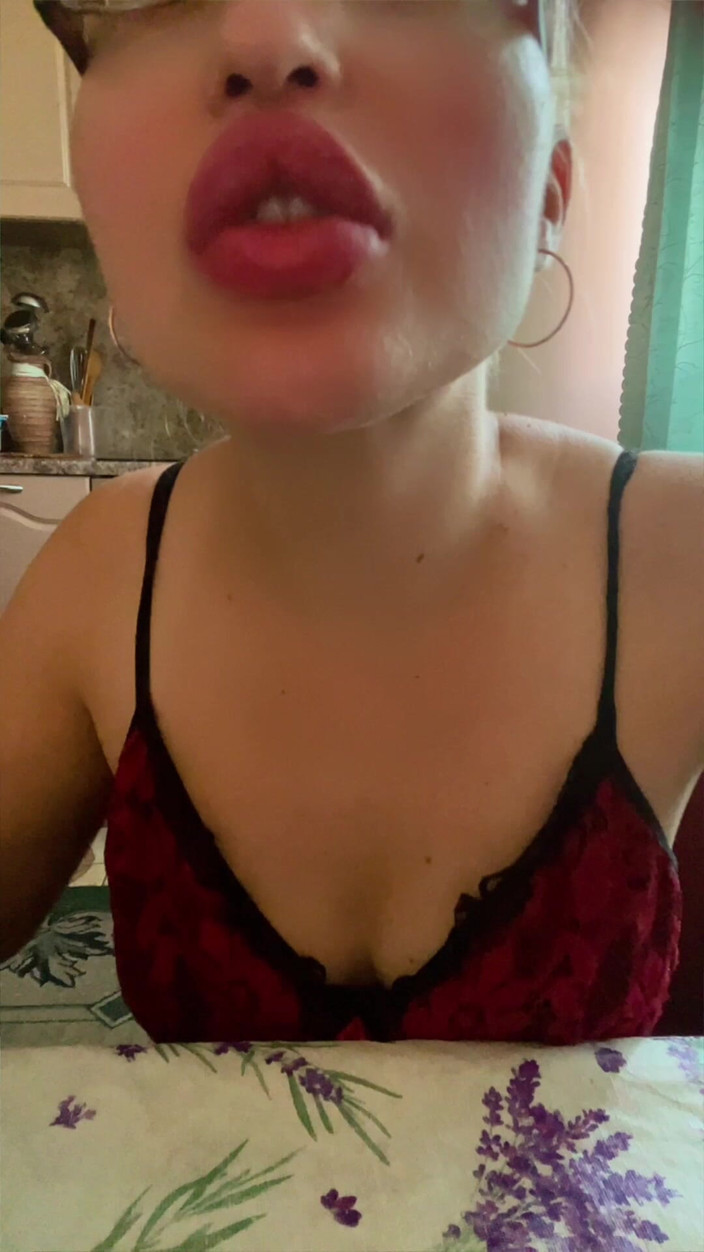 FinDom Goaldigger: चश्मे की सफाई asmr