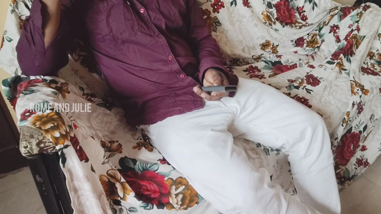 Bad boy rome: मेरी सौतेली मम्मी तमिल में मेरा लंड चूस रही है