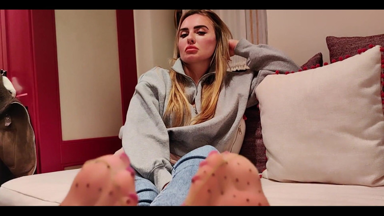 Goddess Lena: Hot Nylon Sox