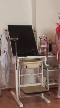 Arzt evaluierte seine neue krankenschwester