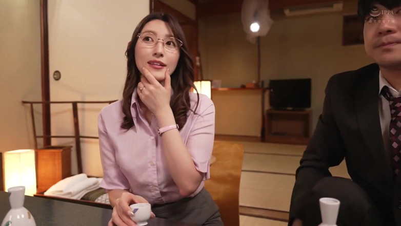 Smooth Time: ผู้หญิงบอสสวยเงี่ยนควยและหุ่นหนุ่มๆ มาก ตอนที่ 1