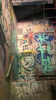 Chica Trans Atrapada Follando a Un Hombre Trans En Un Edificio Abandonado