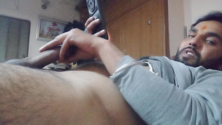 Rajasthani-old-lover: Pria India lagi asik masturbasi