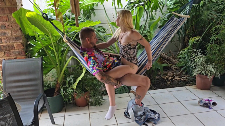 Sparowdox: Hawaii Holiday Slutty Girlfriend on Top