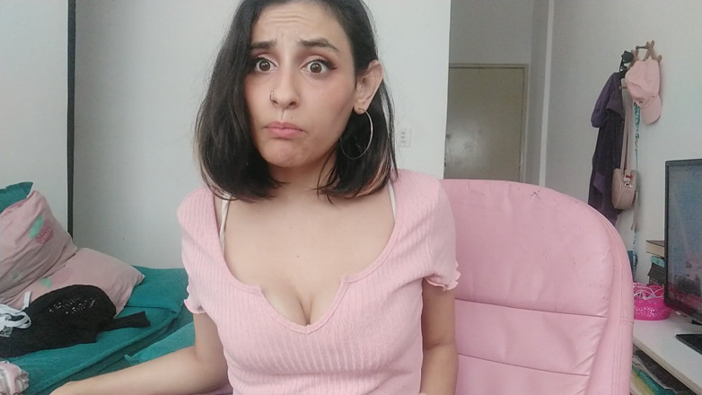 Ms Candy Bunny: Ben ofis fahişesiyim