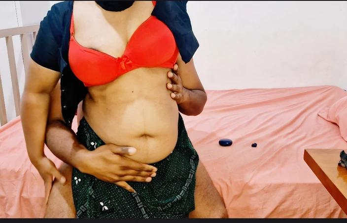 Openbra: Mẹ kế Kerala quyến rũ con trai riêng của cô ấy...