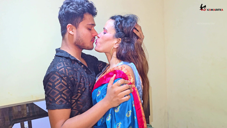 HOTKAMASUTRA: Sperma i fittan av Desi Bhabhi