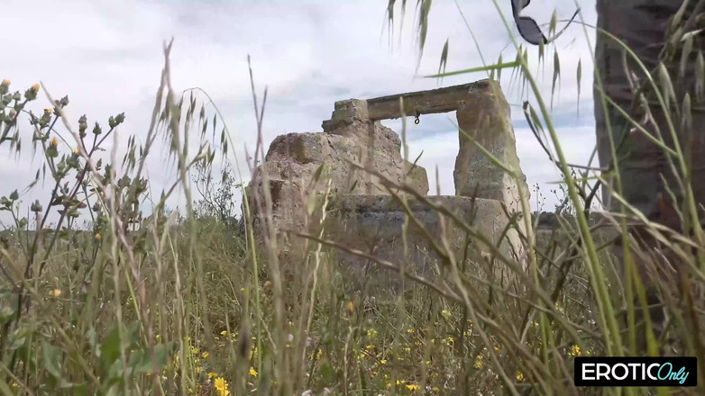 MILFFreaksX: Mereka lebih suka bercinta di luar