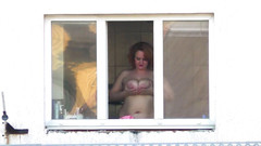 Katrin Porto: Velká kráska šuká v otevřeném okně