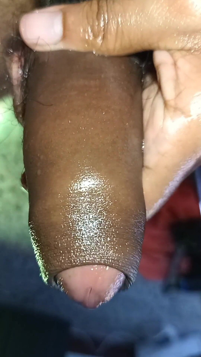 Tommhot: 大量尿液的汇编 - 未割包皮的鸡巴小便