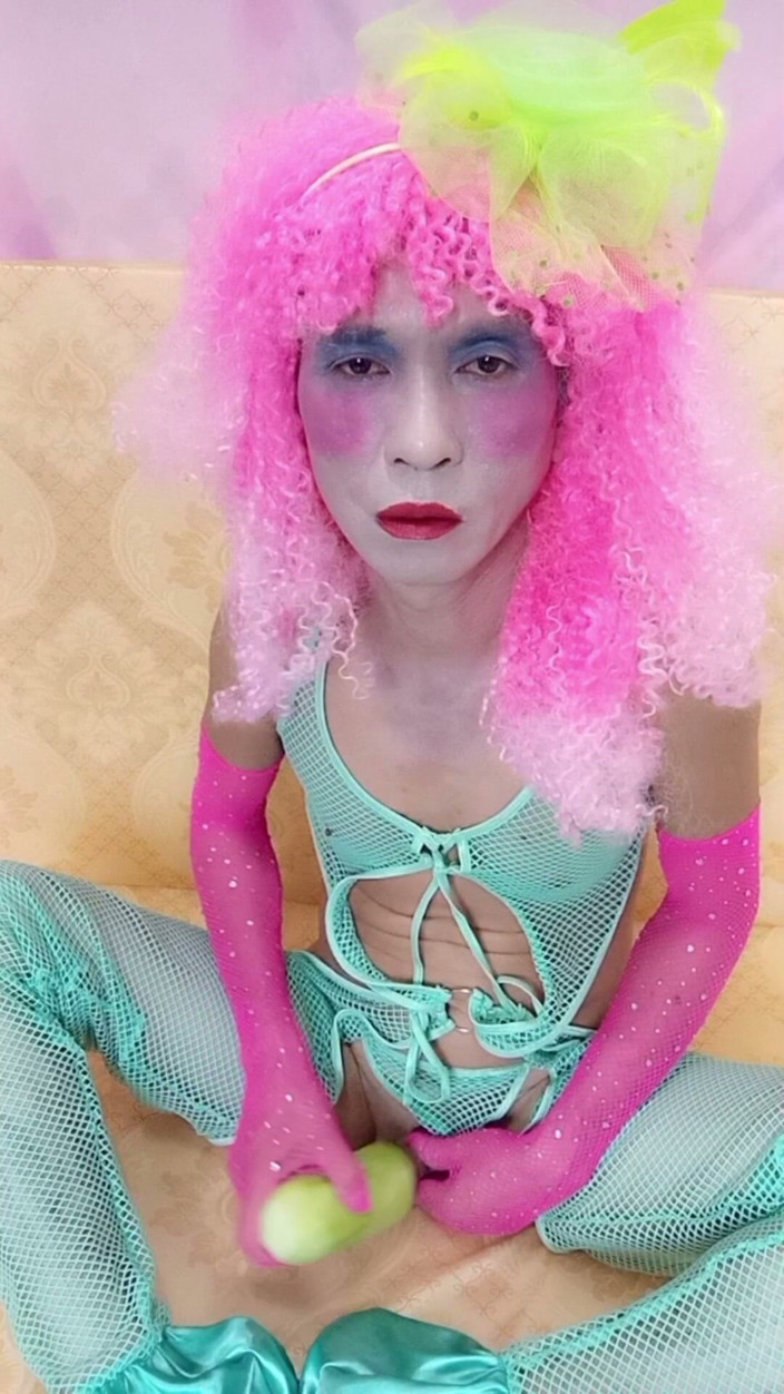 nguyen dang thien tri: Oanh Le Transgender nosí sexy oblečení porno Cucu příliš mnoho...