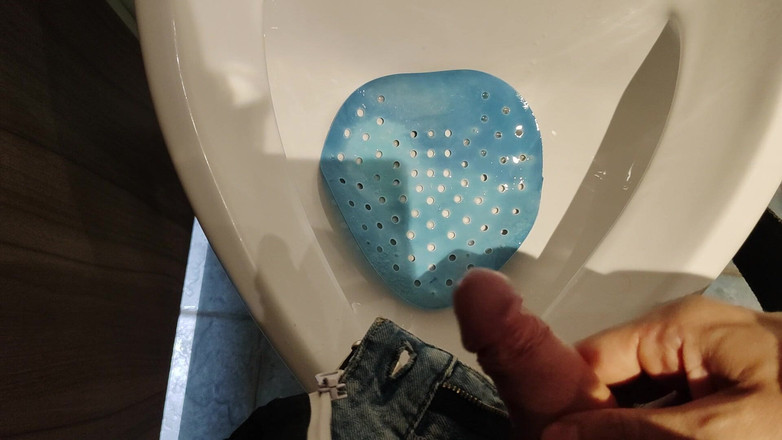 Bayer911: Pisse im Bier lokal