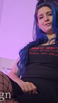 La strega ti trasforma in una cameriera sissy per pagare il tuo debito
