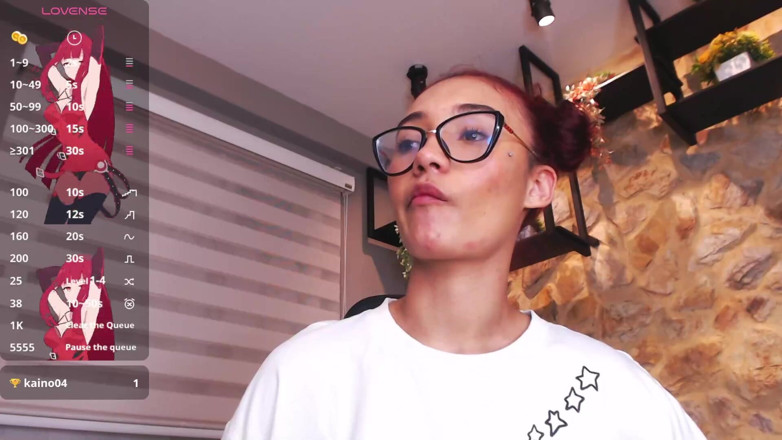 Lia Wood: Ich will immer von großem Schmerz in meinem Haus penetriert...