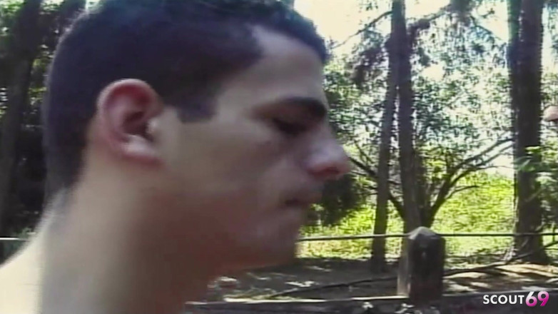 Shemale TS Collection: Transexual caliente follada analmente al aire libre en un trío...