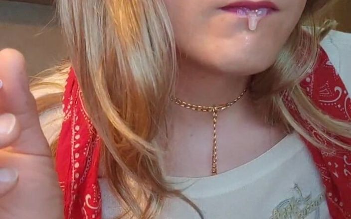 Darkfetish2k: Sissy Slut Smoking 120s for You