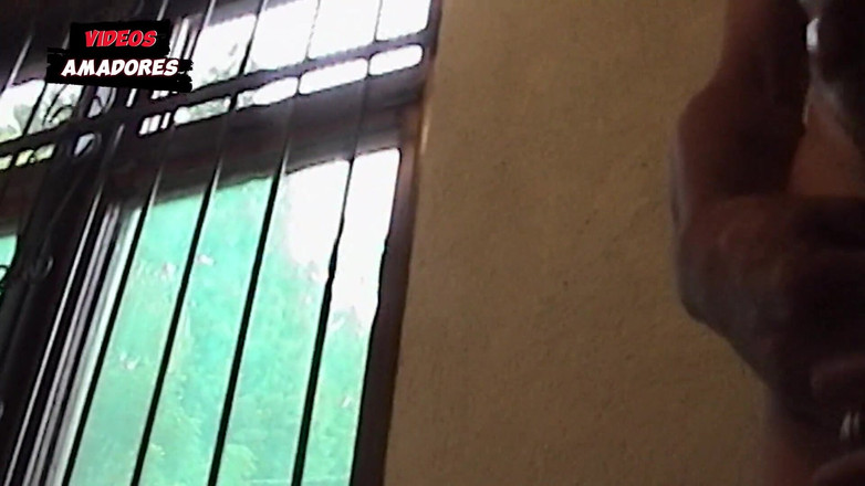 Amateurs videos: Eu chamei um jovem para foder minha esposa