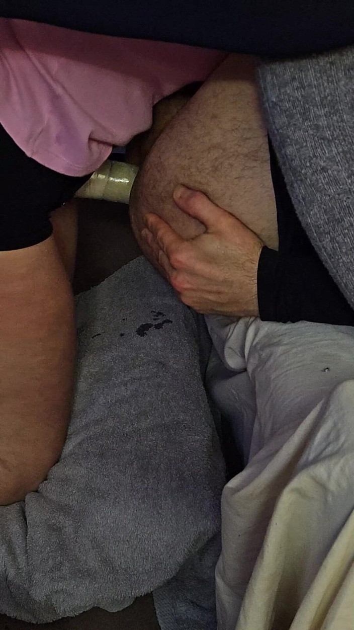 Skowirowi: मैं अपने पति को उसकी प्यारी गांड में चोदती हूं