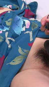 Vnadná japonská zralá manželka svádí necenzurované creampie podvádění s chlapem od vedle