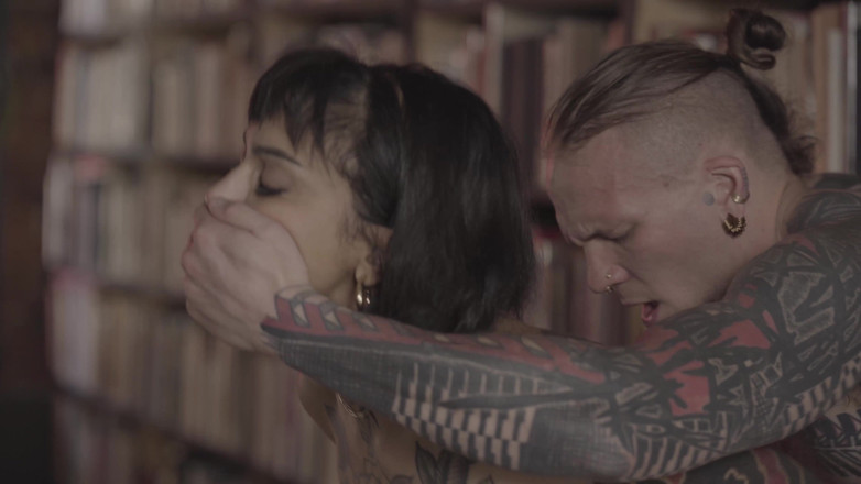 Peter J Hooke: 大きなお尻の大きな胸のスラットが図書館で見知らぬ人に中出しを許す ラヴィン アレクサ ピーター・フック