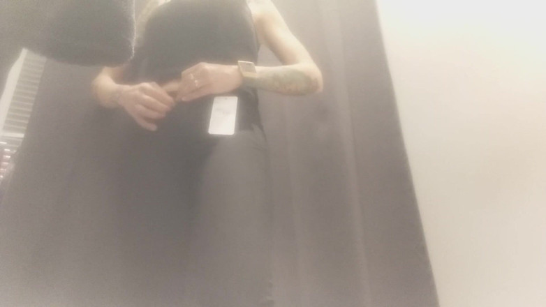 savannahamatoriale: The locker room of my friends' favorite shop