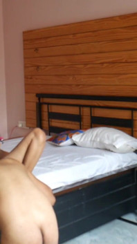 남편과 바람을 피우며 전 남친과 따먹히는 인도 여친