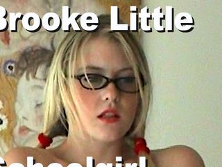 Edge Interactive Publishing: Brooke la piccola studentessa seduzione di infila la sua 840 nel 20010