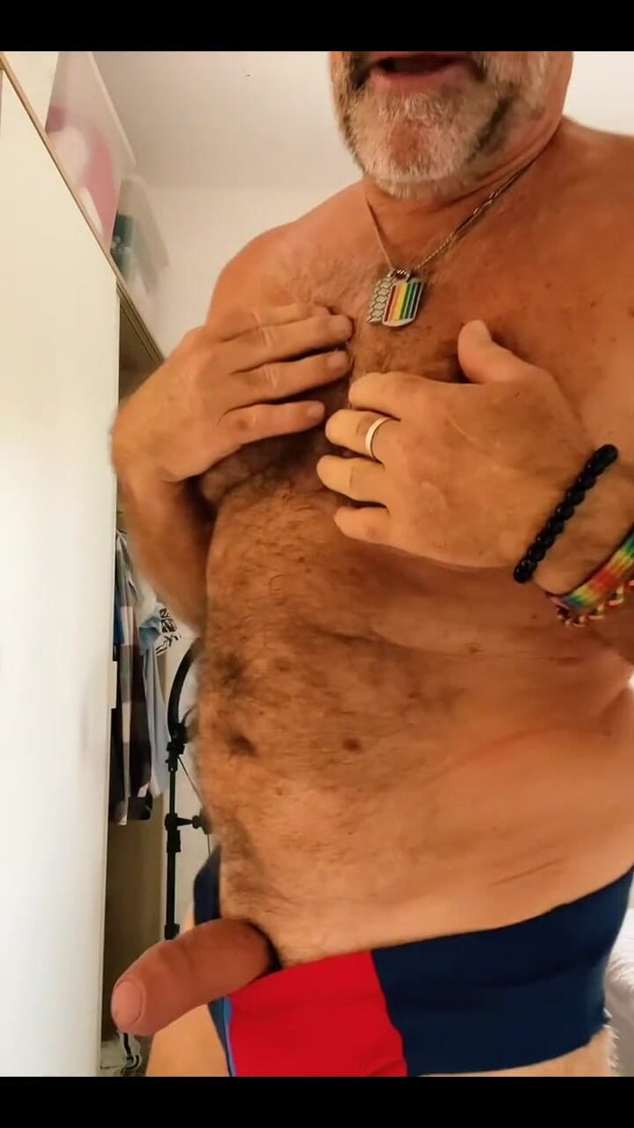 Daddybearvlc: ¡Probándose el velocímetro que envíaste! Querías ser anónimo pero sabes...