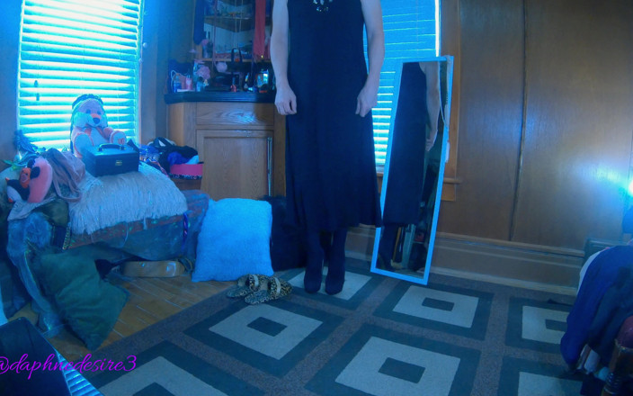 Daphne Desire: Daphne Practices Walking in High Heels and Cums for You